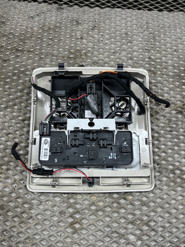 Плафон потолка Land Rover Discovery 4 (L319, 2015г.)