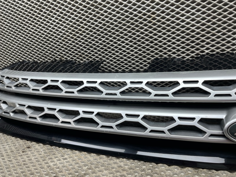 Решетка радиатора Land Rover Discovery Sport (L550, 2017г.)
