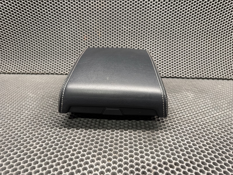 Крышка подлокотника Jaguar E-pace (X540, 2018г.)
