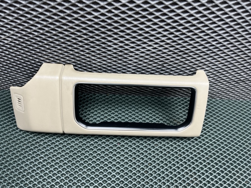 Рамка монитора Land Rover Range Rover (L405, 2016г.)