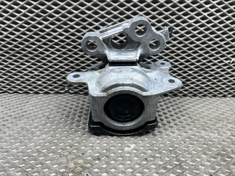Опора двигателя Land Rover Discovery Sport (L550, 2020г.)