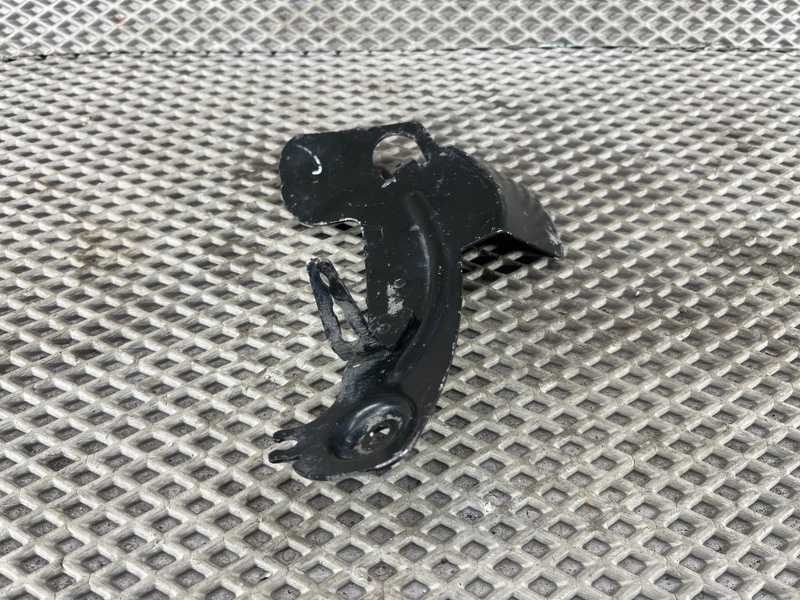 Пыльник тормозного диска Land Rover Defender (L663, 2020г.)