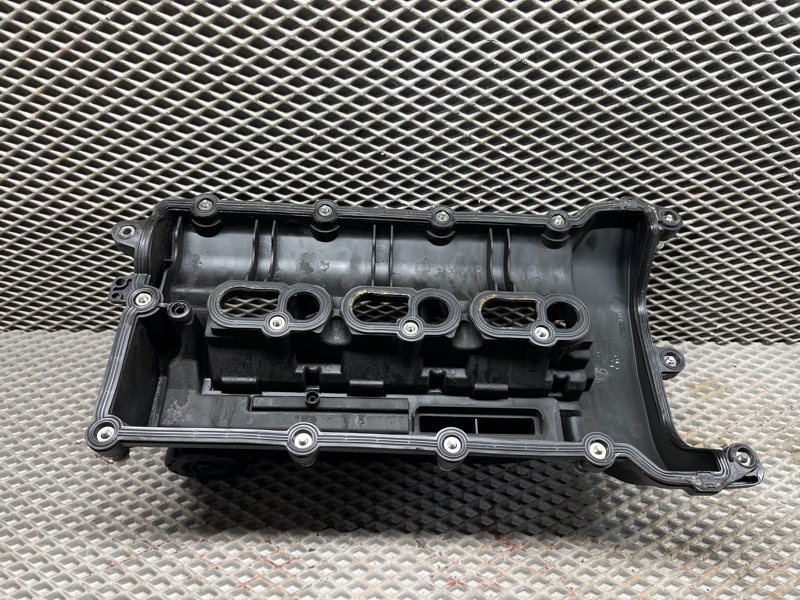 Клапанная крышка Land Rover Discovery 4 (L319, 2015г.)