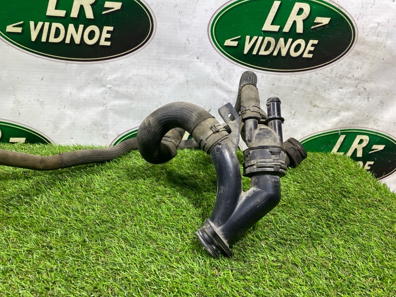 Патрубок системы охлаждения Land Rover Range Rover Velar (L560, 2019г.)