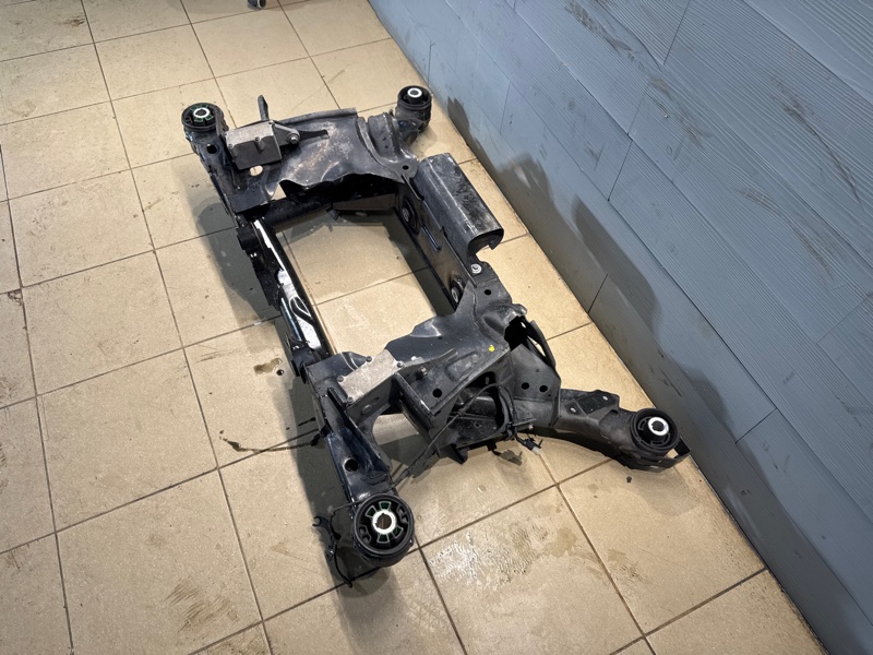 Подрамник Land Rover Discovery Sport (L550, 2017г.)