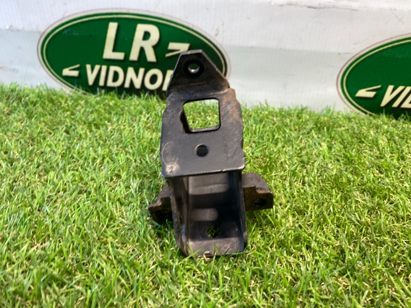 Крепление радиатора Land Rover Range Rover Velar (L560, 2020г.)