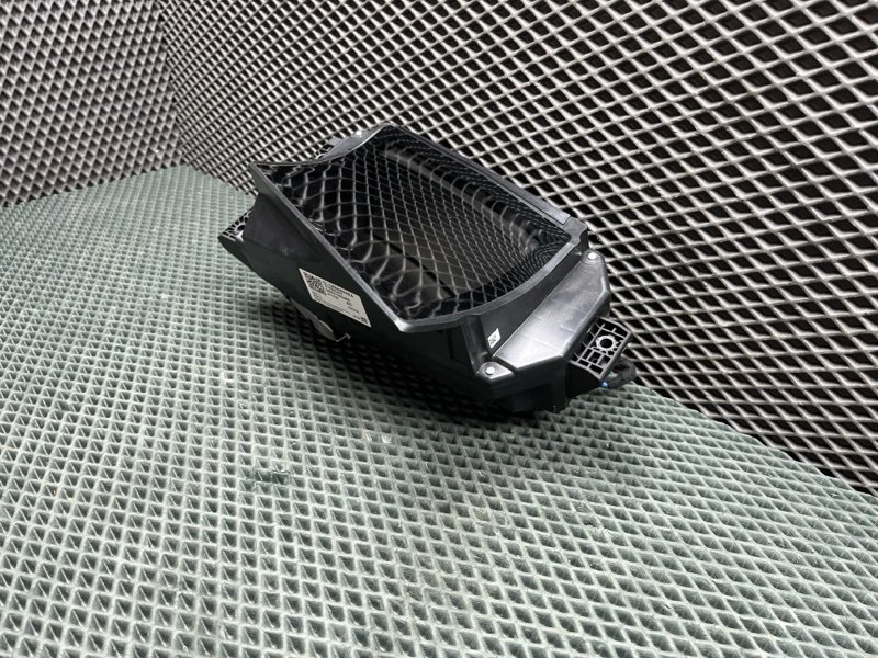 Проекция - правый руль Land Rover Range Rover Sport (L461, 2025г.)