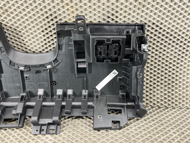 Кожух рулевой колонки Land Rover Range Rover Sport (L461, 2024г.)