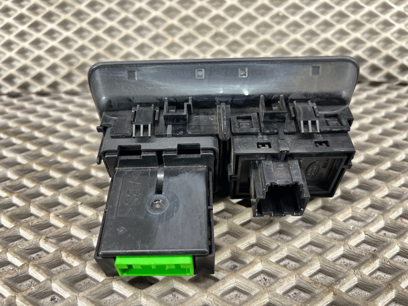 Кнопка открытия багажника Land Rover Range Rover (L405, 2017г.)