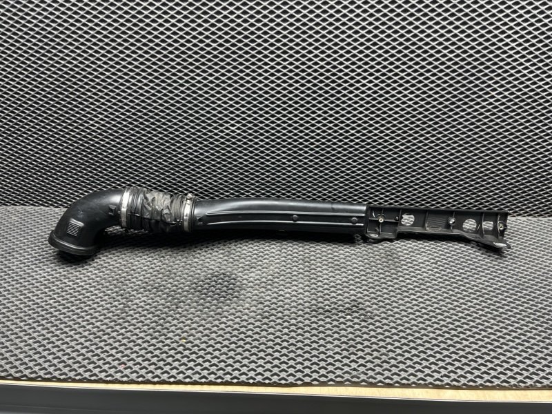 Патрубок воздушного фильтра Land Rover Range Rover Sport (L494, 2020г.)