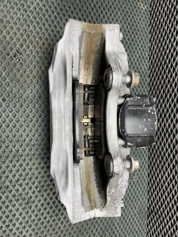 Суппорт тормозной Land Rover Range Rover Sport (L494, 2022г.)