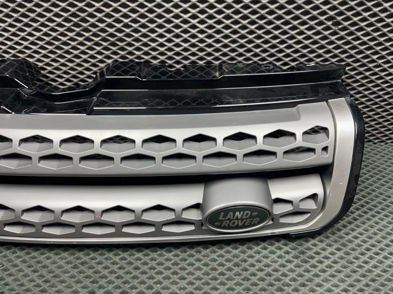 Решетка радиатора Land Rover Range Rover Evoque (L538, 2017г.)