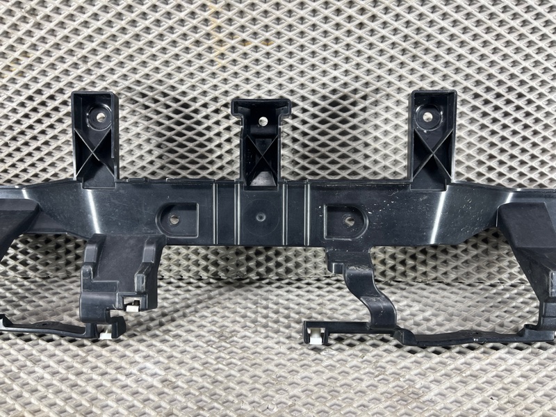 Крепление бампера Land Rover Range Rover Sport (L461, 2024г.)