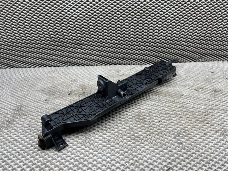 Крепление радиатора Land Rover Range Rover Sport (L320, 2012г.)