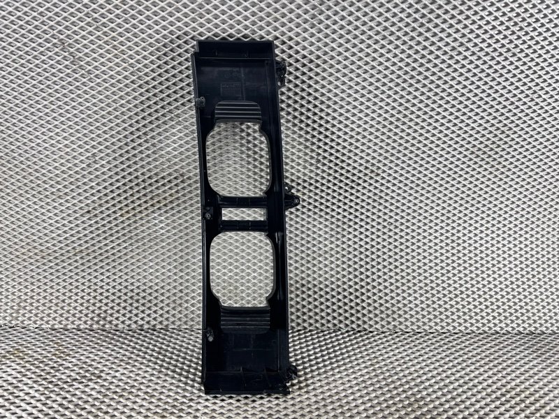 Накладка на фару Land Rover Defender (L663, 2020г.)