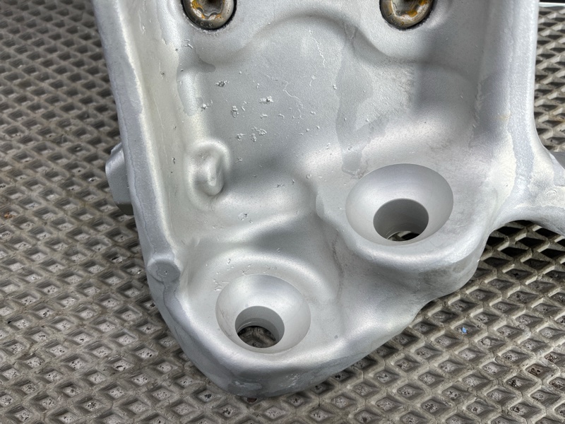 Кулак поворотный Land Rover Range Rover Sport (L461, 2024г.)