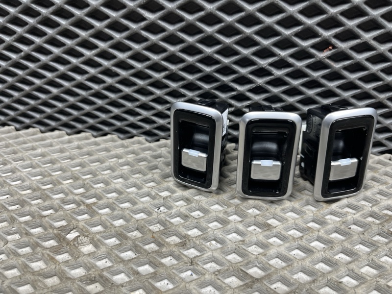 Кнопка стеклоподъемника Land Rover Range Rover Sport (L494, 2020г.)