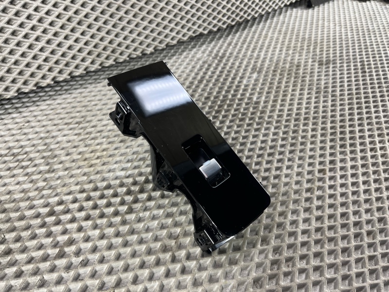Кнопка стеклоподъемника Land Rover Range Rover Sport (L461, 2024г.)