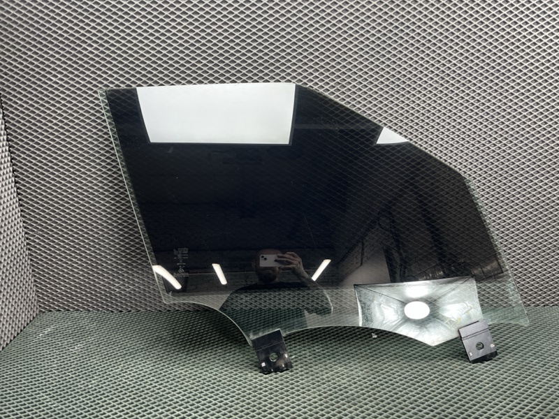 Стекло двери Land Rover Range Rover Sport (L494, 2015г.)