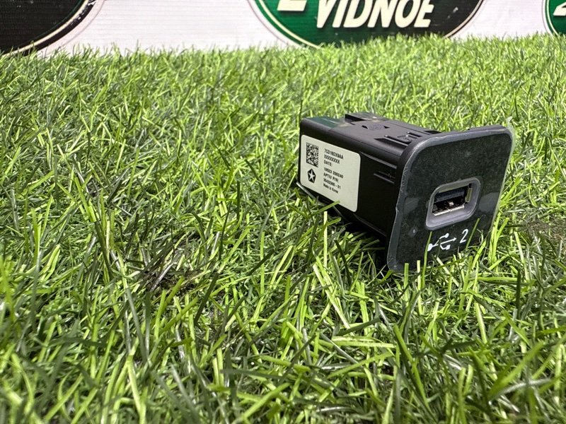 USB Разъем Jeep Wrangler (JL, 2024г.)