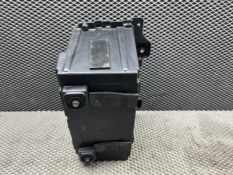 Крепление аккумулятора Land Rover Range Rover (L405, 2016г.)