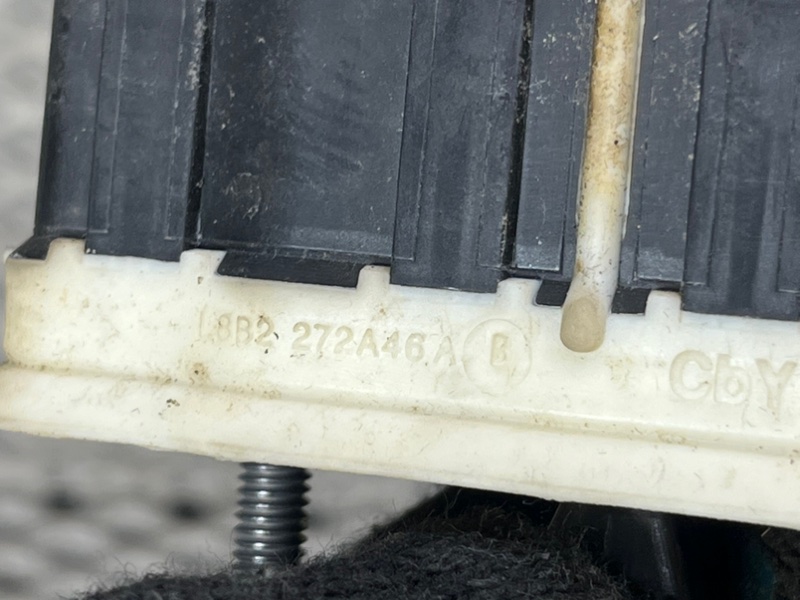 Ограничитель двери Land Rover Defender (L663, 2020г.)