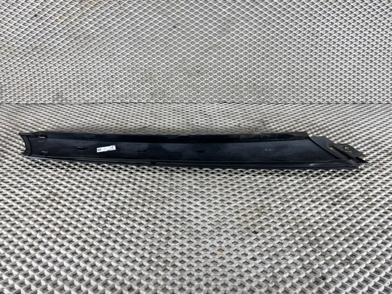 Накладка стойки лобового стекла Land Rover Defender (L663, 2020г.)
