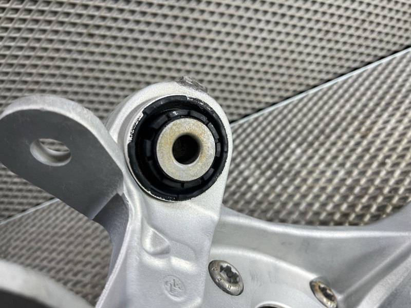Кулак Land Rover Range Rover Sport (L461, 2024г.)