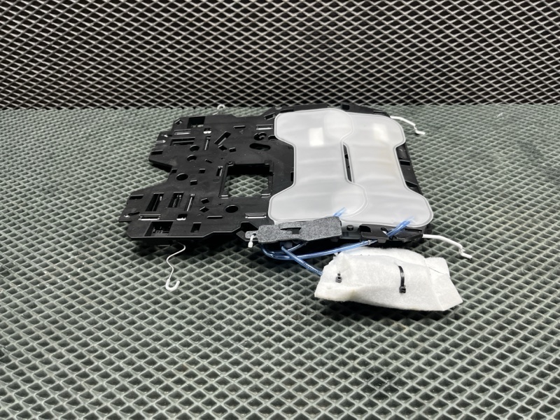 Поясничный упор Land Rover Range Rover Sport (L461, 2025г.)