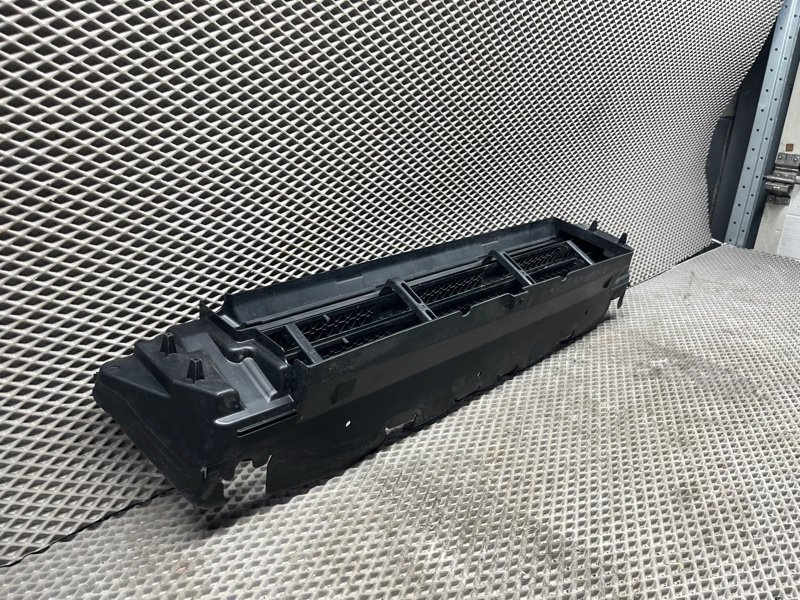 Дефлектор радиатора жалюзи Land Rover Range Rover Sport (L461, 2024г.)