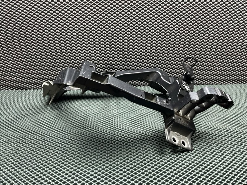 Крепление фары (кронштейн фары) Land Rover Range Rover Sport (L461, 2025г.)