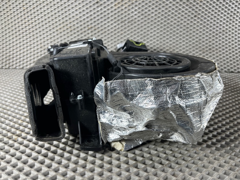 Печка салона задняя Land Rover Defender (L663, 2020г.)