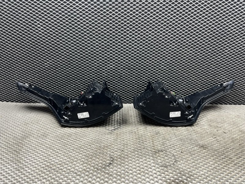 Фонари рестайлинг Land Rover Range Rover Sport (L494, 2020г.)