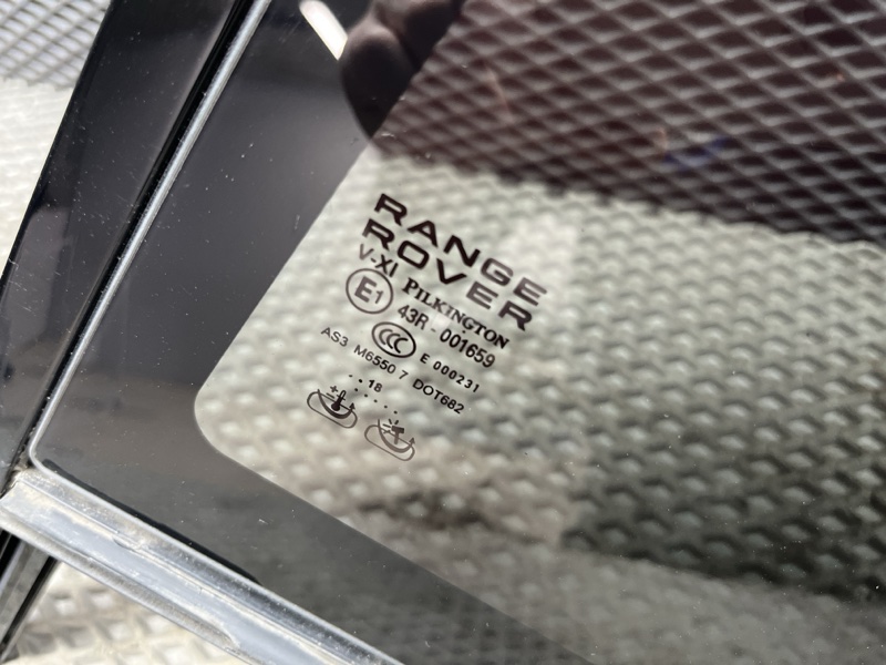 Форточка двери Land Rover Range Rover (L405, 2019г.)