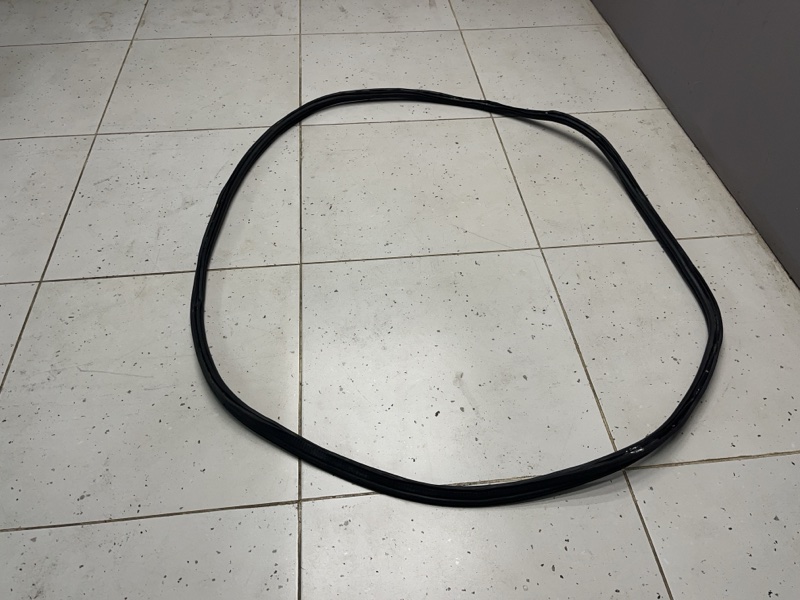 Уплотнитель багажника Land Rover Range Rover Sport (L461, 2025г.)