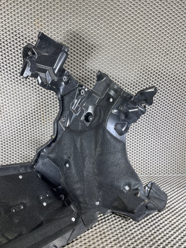 Щит моторного отсека Land Rover Range Rover Sport (L461, 2024г.)