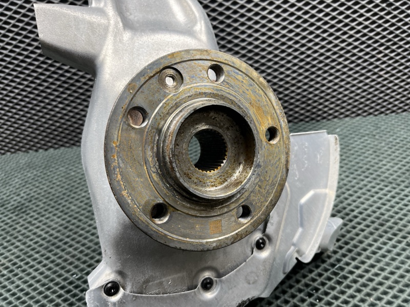 Кулак Land Rover Range Rover Sport (L461, 2025г.)