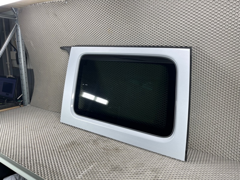Стекло кузовное Jeep Wrangler (JL, 2024г.)