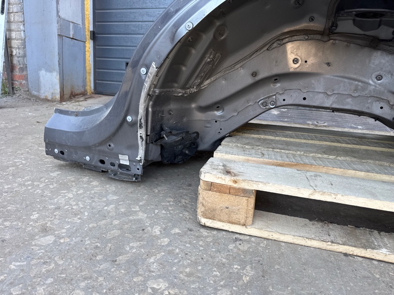 Четверть крыло Land Rover Range Rover Sport (L461, 2024г.)