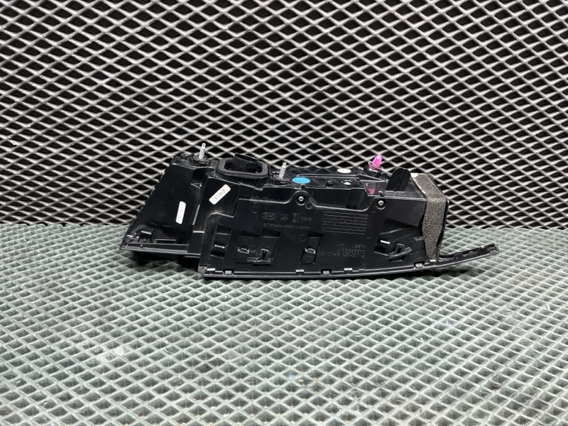 Фонарь Land Rover Range Rover Sport (L461, 2025г.)