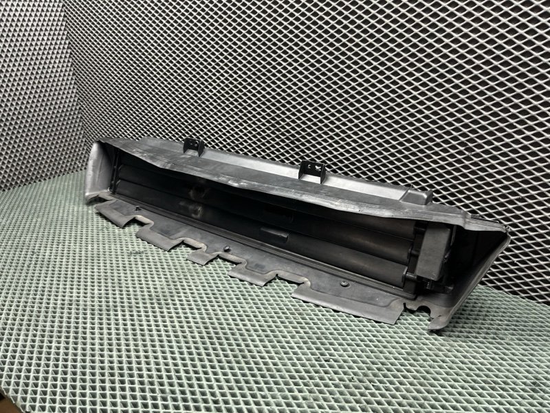 Дефлектор радиатора жалюзи Land Rover Range Rover Sport (L461, 2025г.)