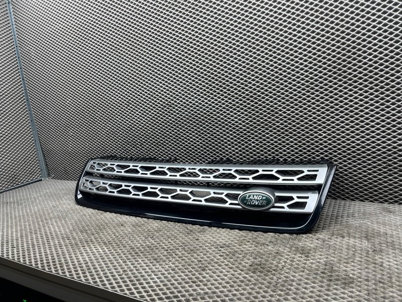 Решетка радиатора Land Rover Discovery Sport (L550, 2017г.)