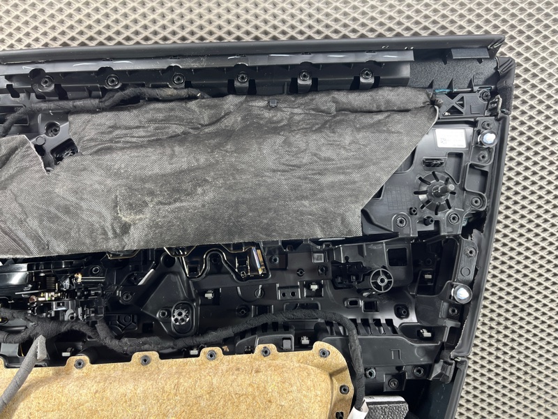 Обшивка двери Land Rover Range Rover Sport (L461, 2024г.)