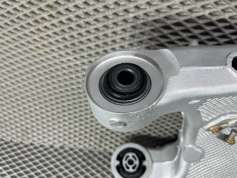 Рычаг нижний Land Rover Range Rover Velar (L560, 2020г.)
