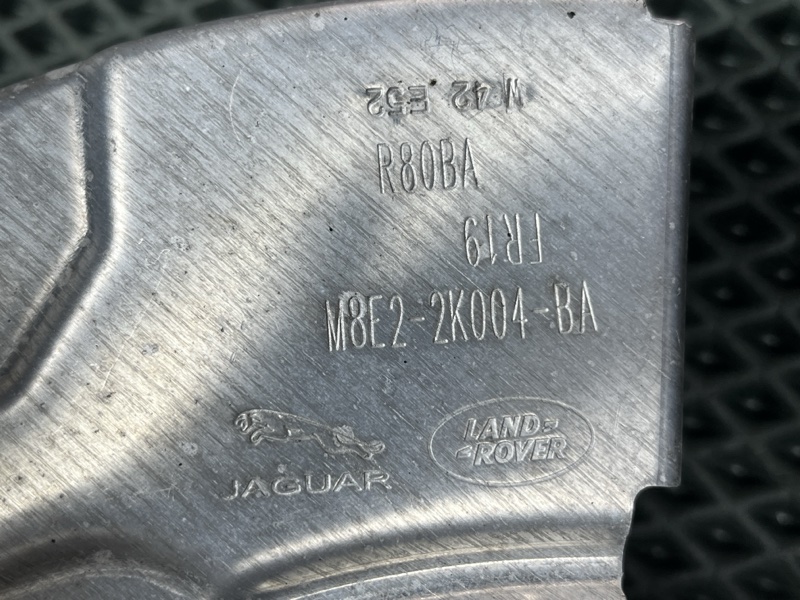 Кулак Land Rover Range Rover Sport (L461, 2025г.)