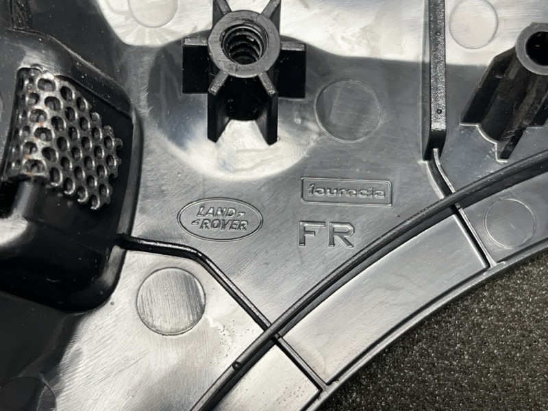 Накладка (сетка) динамика Land Rover Range Rover (L405, 2020г.)