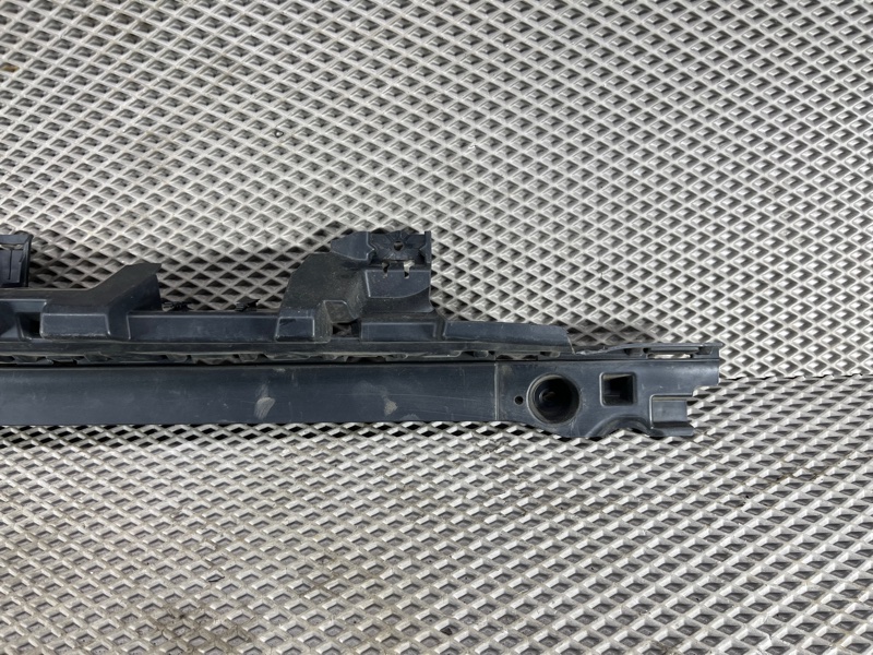 Кронштейн бампера Land Rover Defender (L663, 2020г.)