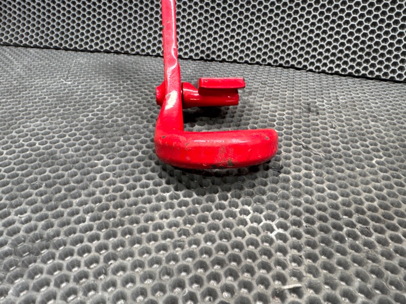 Крюк буксировочный Jeep Wrangler (JL, 2025г.)