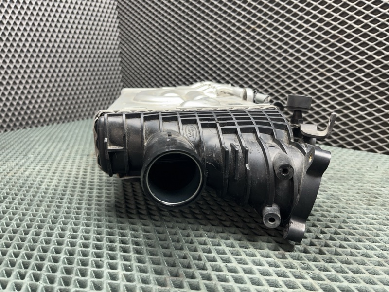 Интеркулер Land Rover Range Rover Sport (L494, 2021г.)