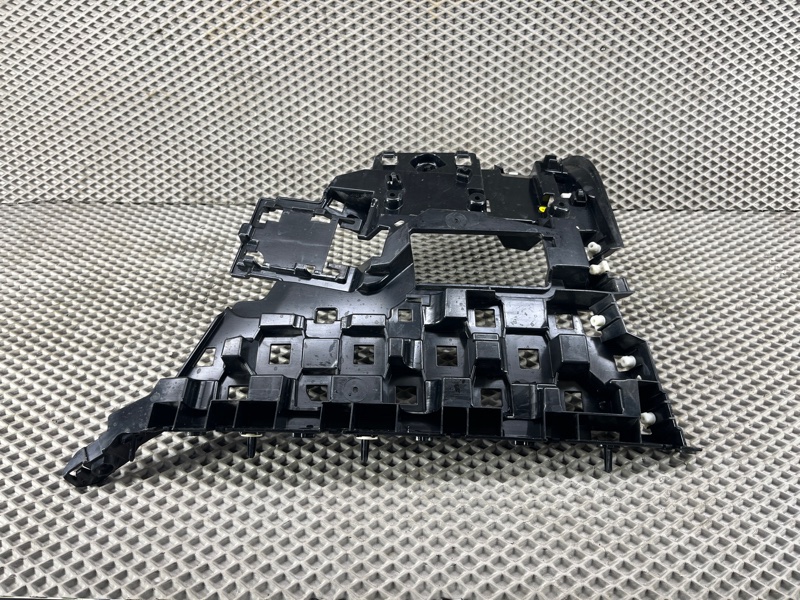 Кронштейн бампера Land Rover Range Rover Sport (L461, 2024г.)